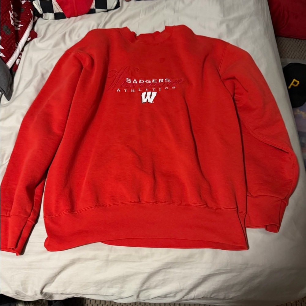 Pro Player Wisconsin Badgers Crewneck Sweater